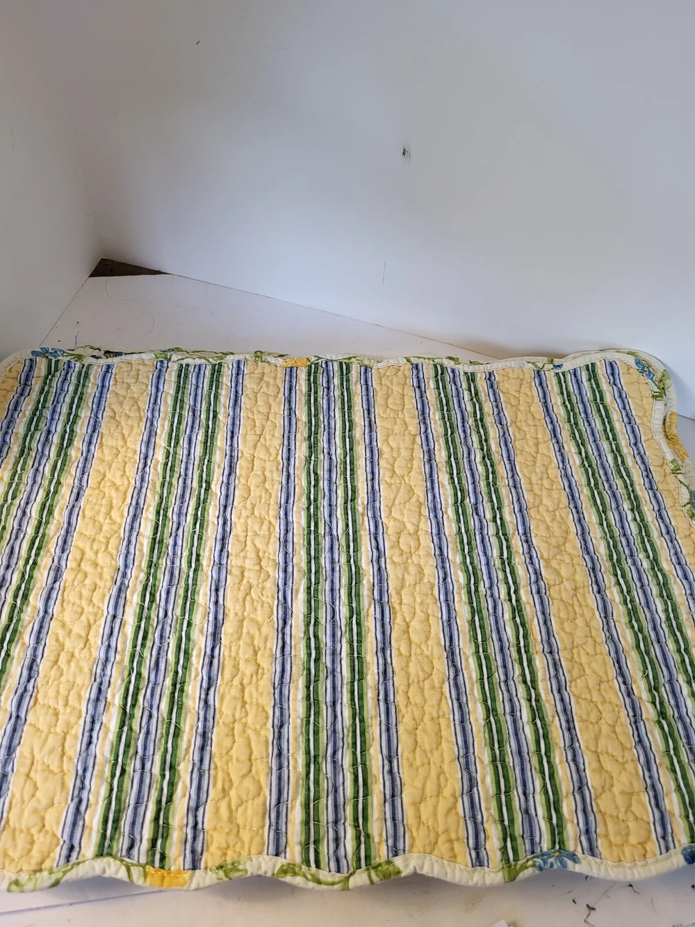 Floral/Stripe Reversible Quilted Placemats S/6 Blue, Yellow and Green